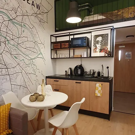 Hotel apartamentowy Travel&sleep Airport Zarembowicza